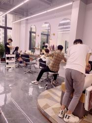 -茶发Salon·烫发染发理发