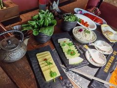 -老牌坊云南鱼豆花火锅(哈西万达店)