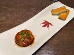 香煎鹅肝藕饼-三利音·东方司宴(外滩店)