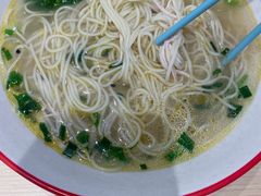 -小杨生煎(金山百联购物中心3楼店)