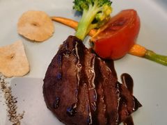火焰澳洲谷饲脆蒜牛柳配幼蔬-曙亚洲餐厅-重庆富力艾美酒店(南坪万达广场店)