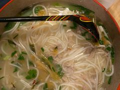 乌骨鸡饵丝-阿依云