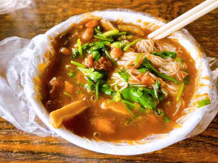 琼南新海酸粉-"当地万宁朋友推荐的店.第一次来这边吃,.