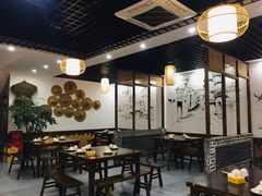 -黄桷树曹家私房菜(江与城店)