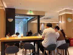 -星巴克臻选(上海中环广场2F店)