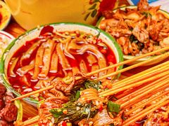 -拈签一笑黄牛肉辣卤串串