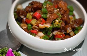 Black Pepper Beef Cubes with Okra