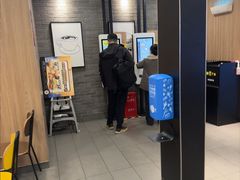 -麦当劳(上海虹桥站30B检票口楼上)