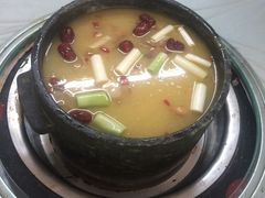 -南渝食府.墨脱石锅松茸鸡