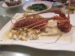 -三亚火车头万人海鲜广场