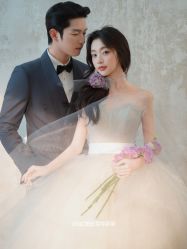 -雪中彩影婚纱摄影·微光艺术中心