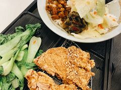 酥嫩鸡腿排卤肉饭-永和大王(解放东路店)