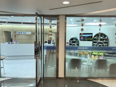 -瑞尔齿科(南京东路名人诊所)