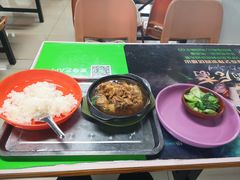 黄焖鸡米饭-中央财经大学-食堂