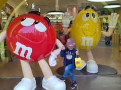 -m豆巧克力世界(上海世茂广场店)