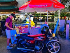-詹爷爷乌节路街头冰淇淋