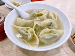 菜肉大馄饨-美新点心店(陕西北路店)
