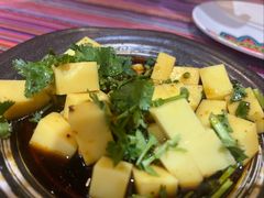 -香巴拉云南餐厅(华莱坞店)