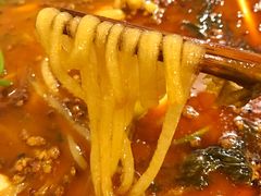 -鸿顺老铁锅美蛙鱼府(解放碑店)