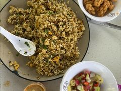 -茅草房·河畔园林火锅