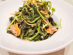 菠菜拌蚬子肉-将相和·海鲜蒸饺大连菜
