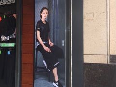 -特步(燕赛奥特莱斯购物中心店)