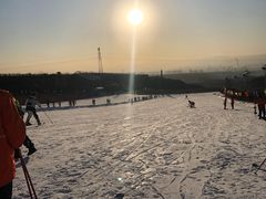 -采薇庄园四季滑雪场