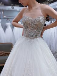 -艾米丽婚纱礼服