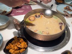 -洪氏嗨捞·猪肚鸡火锅(阳光天地店)
