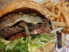 -The Habit Burger Grill 哈比特汉堡(复兴soho店)