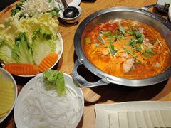 -野山舂·贵州现舂酸汤火锅(鸿通城店)