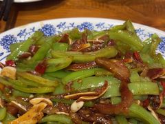 -老天桥酱肉烧饼夹肘子(天桥店)