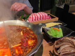 台式麻辣锅-湊湊火锅·茶憩(杭州湖滨银泰in77店)