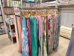 -火狐狸服装批发城(解放大街店)