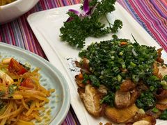 -香巴拉云南餐厅(华莱坞店)