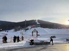 -中旅松花湖滑雪场