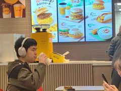 -麦当劳(轻轨曹杨路店)
