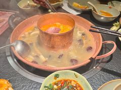 -菌自由丨野生菌火锅特色庭院餐厅(丽江古城店)