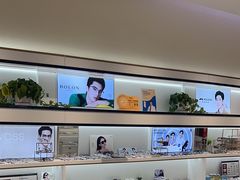 -J-Optical佳视明眼镜·蔡司视觉(青岛金茂览秀城店)