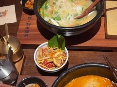 -银米·云南传统过桥米线(双廊黑金冠店)