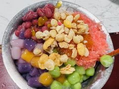 杨枝甘露冰汤圆-铜元老码头鳝鱼火锅