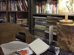 -邊城書店