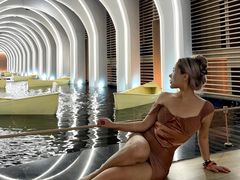 -涨巢·潮玩水疗局