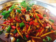 -兔行天下-鸿鹤鲜锅兔(中海国际店)