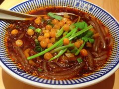 大勺肉酱酸辣粉-遇见小面(东方宝泰店)