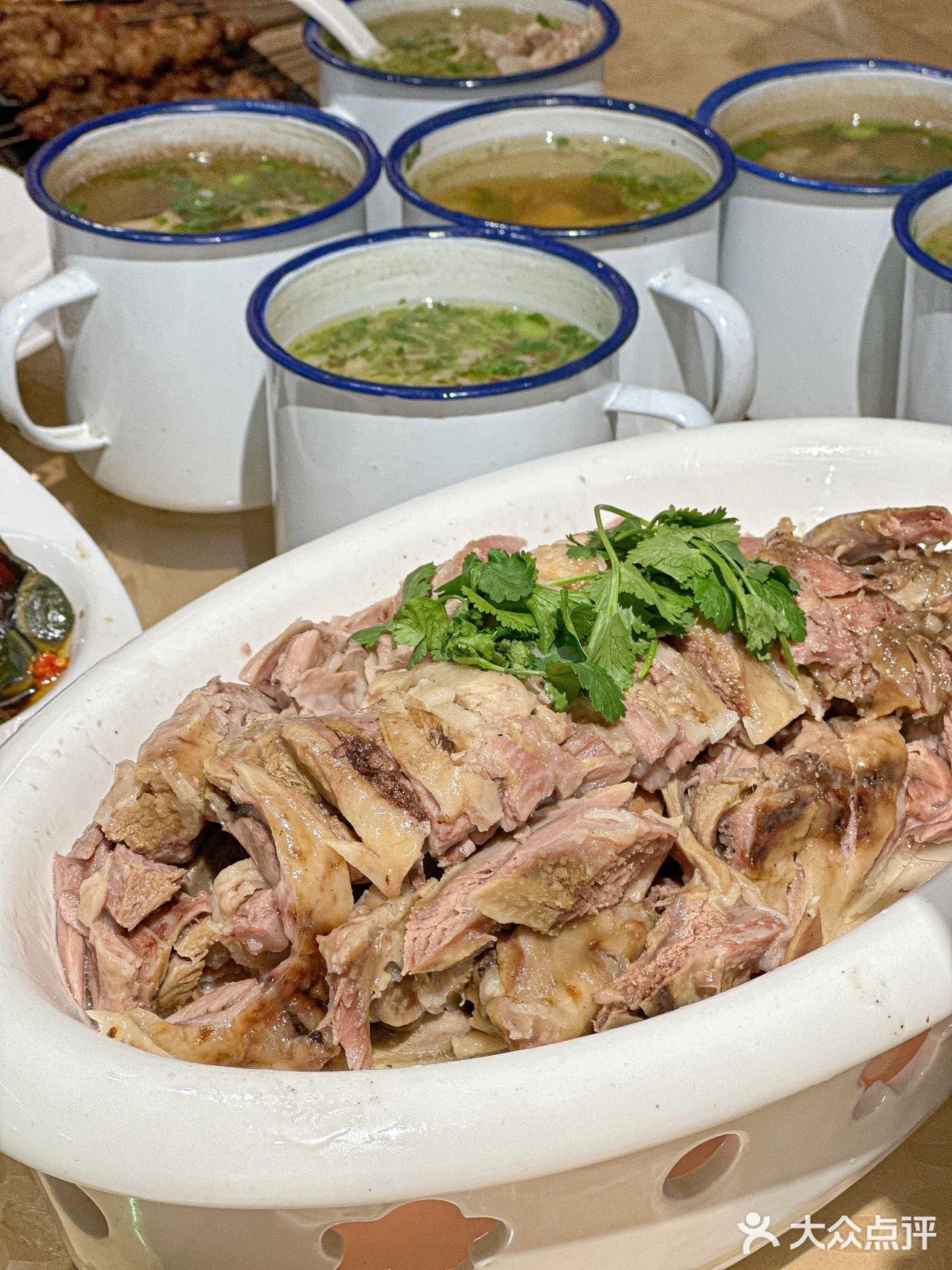 在南京！缸子肉和烤全羊一次到位的快乐谁懂