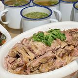 在南京！缸子肉和烤全羊一次到位的快乐谁懂