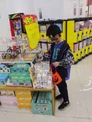 -卡通派潮品玩具折扣仓(青岛新城吾悦广场店)