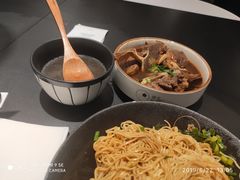 香辣牛骨-贡梅老面馆·蟹粉面·无锡特色小吃(南长街主推店)