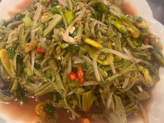 -巍山𤆵肉饵丝